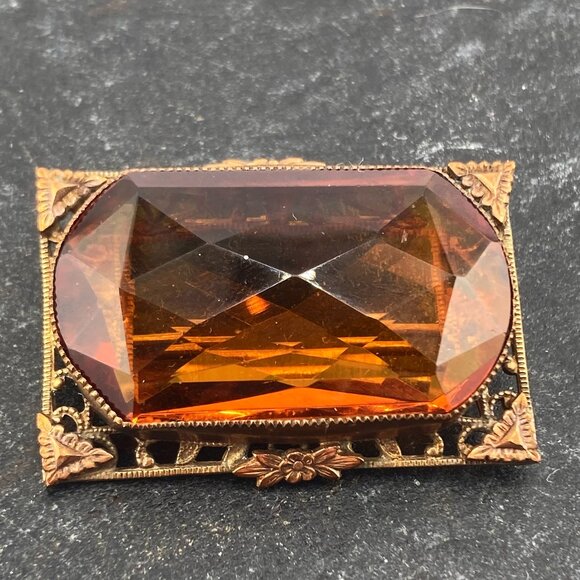 ANTIQUE Amber cognac hued faceted glass, brass, and copper rectangle brooch pin - Picture 5 of 8